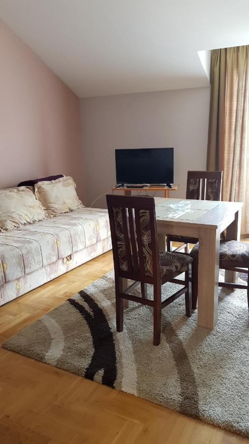 Apartmani V&F Vrnjačka Banja Exteriör bild