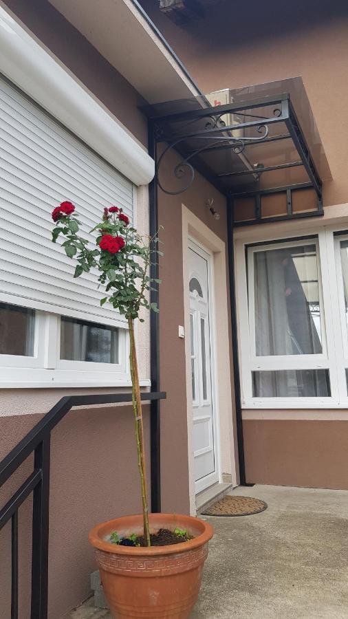 Apartmani V&F Vrnjačka Banja Exteriör bild