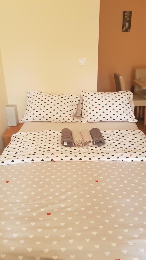 Apartmani V&F Vrnjačka Banja Exteriör bild