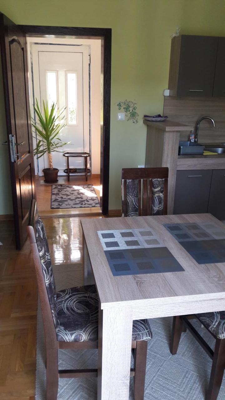 Apartmani V&F Vrnjačka Banja Exteriör bild